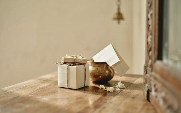 Giftwrapped bracelet box